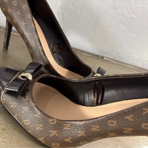 DKNY Patent Bow Monogrammed Pumps - Picture 12 of 14